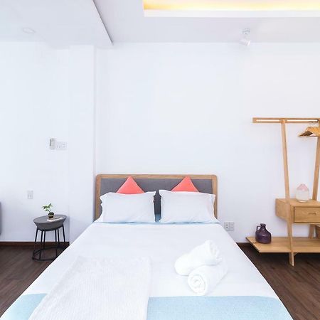 Simone'S Shophouse - Not A Hotel Хошимин Экстерьер фото